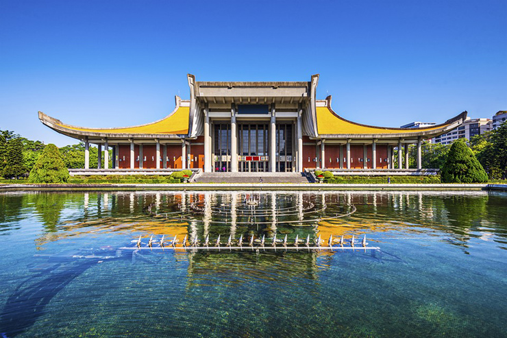 Nhà tưởng niệm Tôn Trung Sơn là nơi tưởng niệm người khai sinh ra Trung Hoa Dân Quốc. Hãy nhớ để ý những người lính thay đổi lính canh cứ sau 1 giờ.
