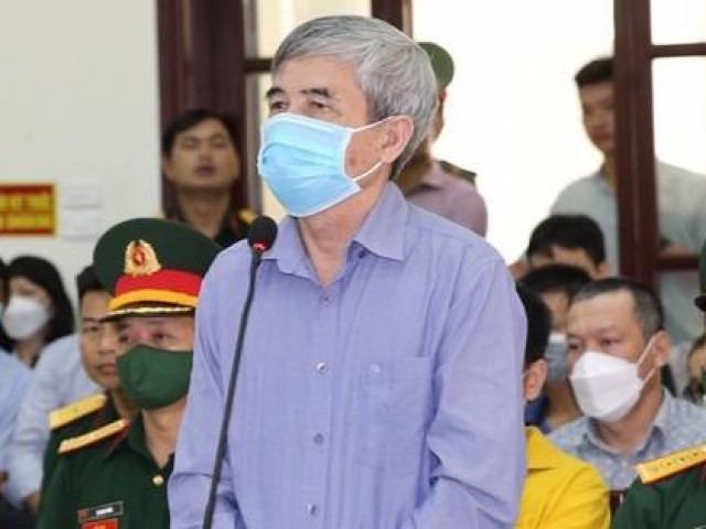 Tin tức trong ngày - "Ông trùm" buôn lậu xăng khai biếu cựu thiếu tướng cảnh sát biển tiền tỉ để đúc chuông, chơi golf