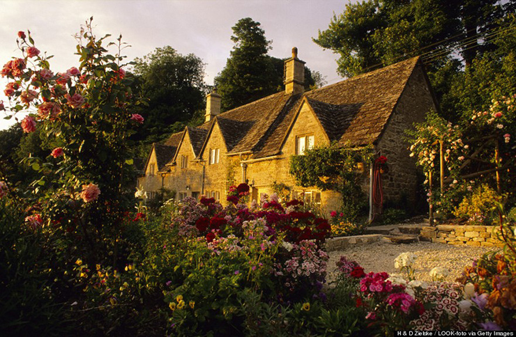 Ẩn mình trong quần thể Cotswolds, Bibury giống như một bức tranh tuyệt đẹp. 
