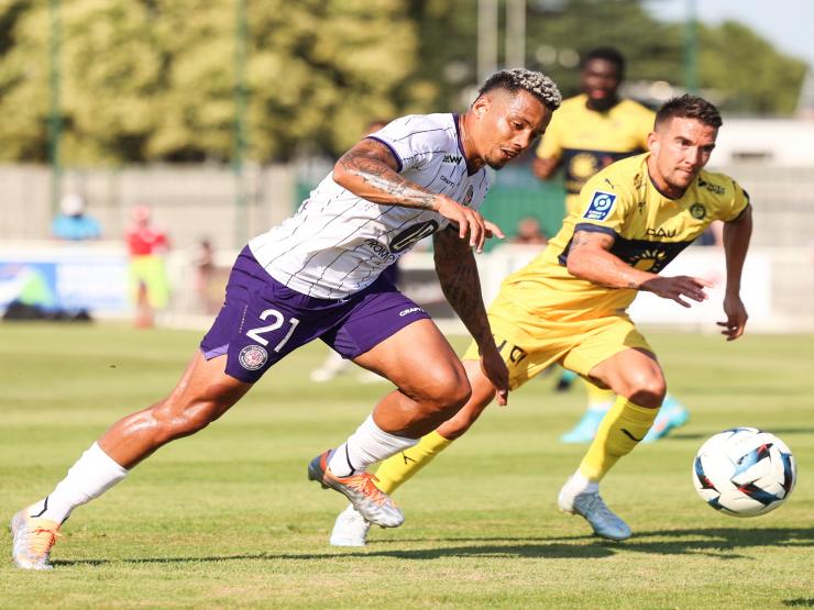 Bóng đá - Trực tiếp bóng đá Toulouse - Pau FC: "Món quà" bất ngờ cuối trận (Hết giờ)