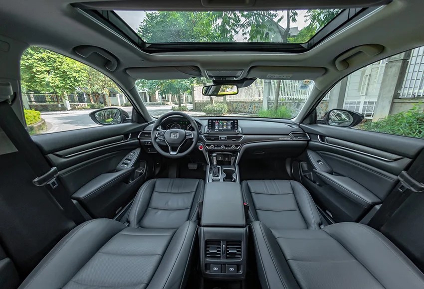 2 sedan Nhật tầm giá tỷ đồng đang HOT bậc nhất tại Việt Nam - 4