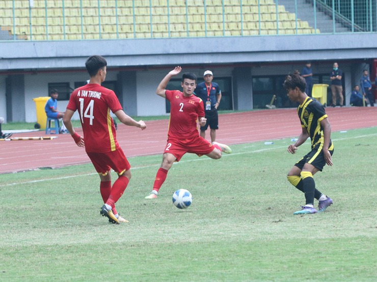 Video bóng đá U19 Việt Nam - U19 Malaysia: Trừng phạt sai lầm, tiếc nuối cột dọc (U19 Đông Nam Á)