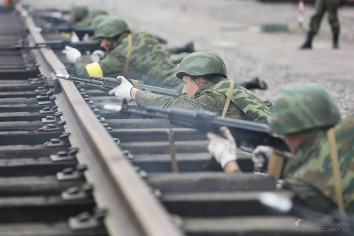 Những tổ hợp M142 HIMARS nói trên có
thể trở thành vũ khí thay đổi cuộc chơi cho giai đoạn chiến sự tiếp
theo, khi chúng có thể khiến quân Nga rơi vào tình cảnh phải rút
khỏi Kyiv vì thiếu hậu cần như cách đây vài tháng.