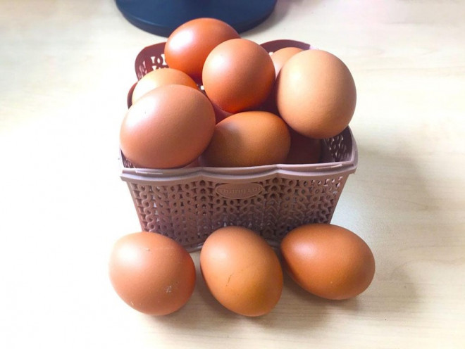Trứng là nguồn cung cấp protein và vitamin B12 tuyệt vời giúp làm chậm quá trình bạc sớm. Ảnh: NHẬT LINH