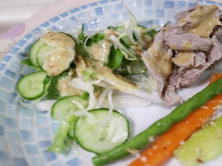 Ẩm thực - Cách làm sốt mè rang rưới salad cực ngon và đơn giản