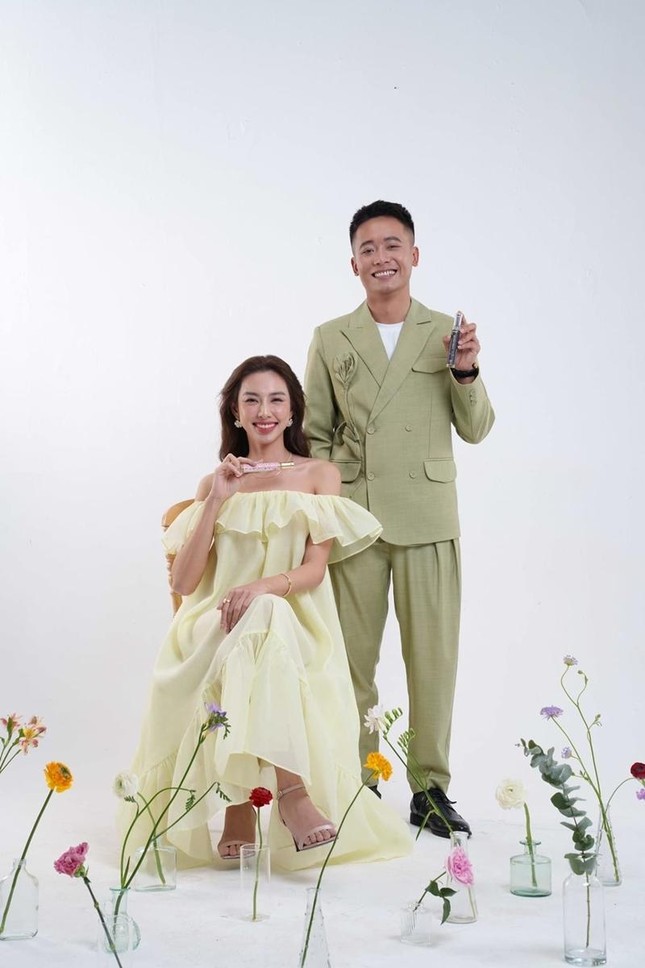 Vì sao netizen nhiệt tình "đẩy thuyền" cặp đôi Hoa hậu Thùy Tiên và Quang Linh Vlogs? - 6