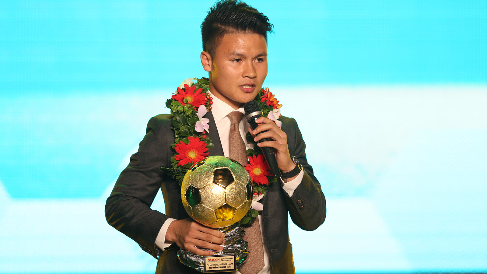 Quang Hải khao khát chinh phục bóng đá Pháp: Mơ thành công hơn &#34;Messi Thái&#34; - 22