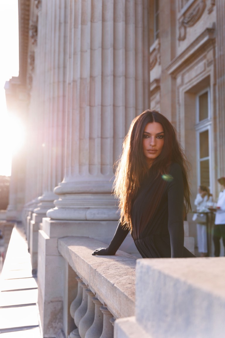 Emily
Ratajkowski (2)