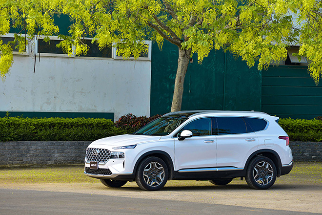 Giá xe Hyundai Santa Fe niêm yết và lăn bánh tháng 7/2022 - 4