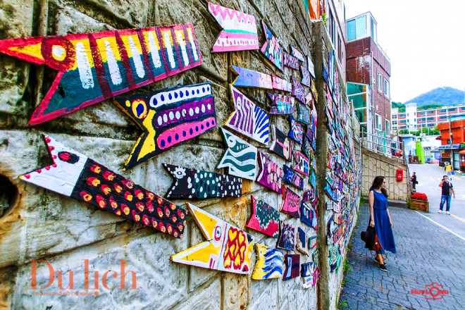 Và tất nhiên không thể thiếu việc lưu lại những shot ảnh bên các tác phẩm độc đáo