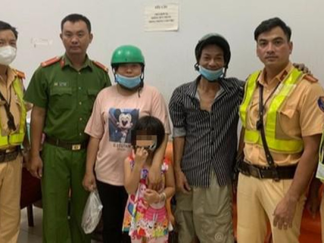 Tin tức trong ngày - Bé gái 5 tuổi đi lang thang 10 km trước khi gặp CSGT