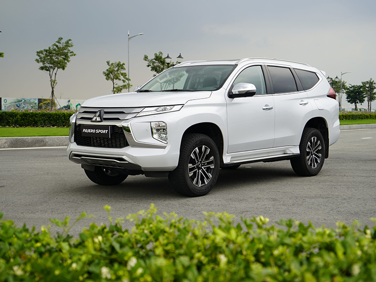 Giá xe Mitsubishi Pajero Sport lăn bánh tháng 7/2022