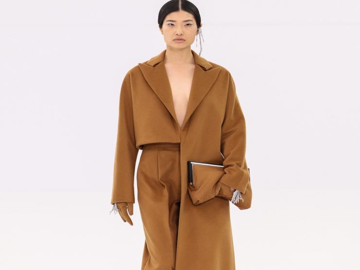 Fendi Haute Couture Thu Đông 2022: Xa xỉ, lộng lẫy và đẹp tuyệt mỹ