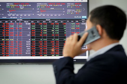 Kinh doanh - Nhà đầu tư chứng khoán nên làm gì khi đã thua lỗ hơn 40-50%?