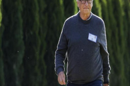 Kinh doanh - Chi mạnh tay làm từ thiện, Bill Gates rút khỏi danh sách giàu nhất thế giới