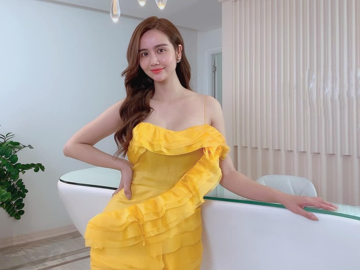 Làm đẹp - Huyền Lizzie thừa nhận sửa 1 điểm để có gương mặt hoàn mỹ