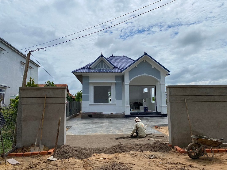 Nổi tiếng và được nhiều người&nbsp;mời đóng quảng cáo, hợp tác đóng MV ca nhạc, anh trở thành “hiện tượng mạng” thu hút hàng triệu người theo dõi và có được thu nhập cao. Sô Y Tiết đã mua được một mảnh đất rộng 648m2 ở quê và tiến hành xây nhà vào đầu năm 2022.
