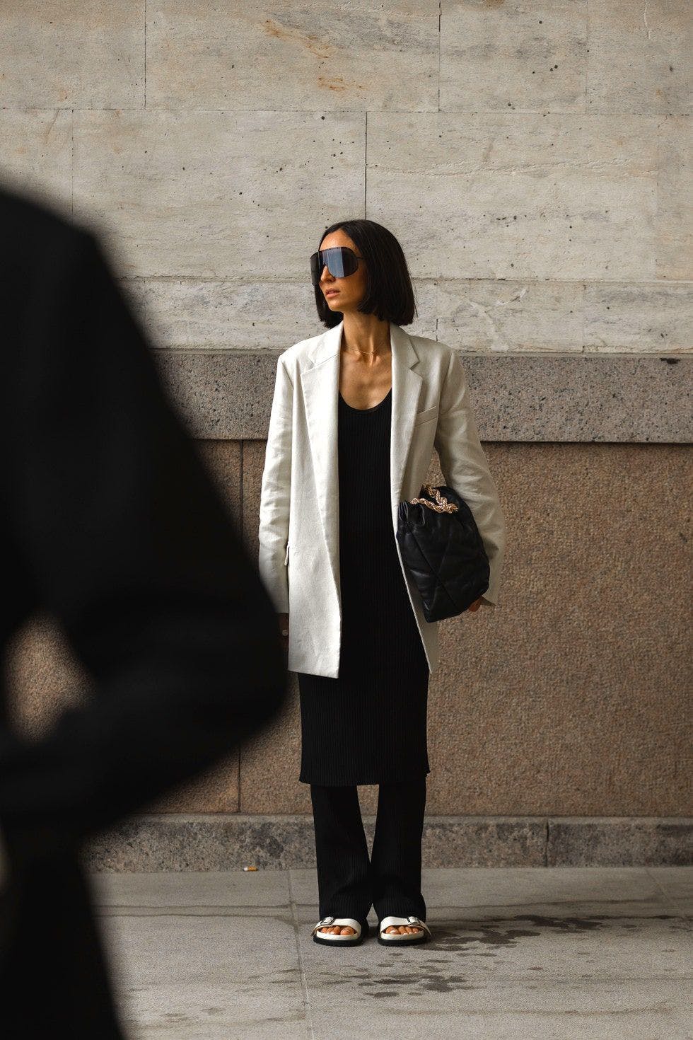 Chất liệu nào cho mùa hè khi bạn vẫn muốn mặc phong cách mùa đông - 6