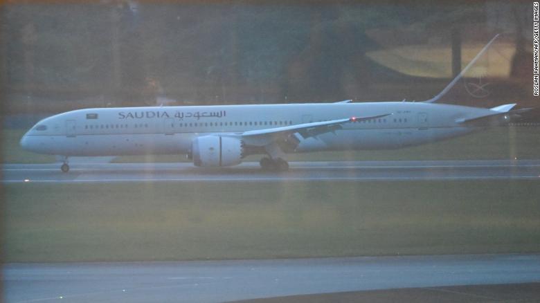 Chuyến bay chở Tổng thống Sri Lanka Gotabaya đến Singapore (ảnh: CNN)