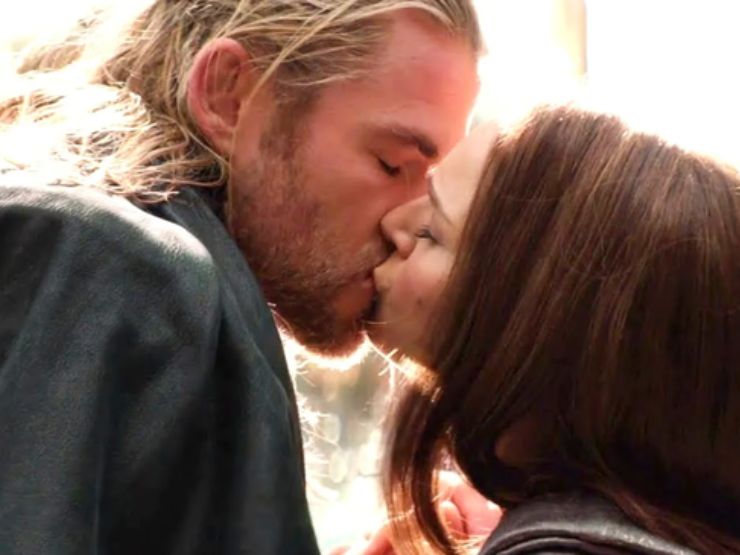 Giải trí - "Thần sấm Thor" không ăn thịt trước khi đóng cảnh hôn vì lý do này