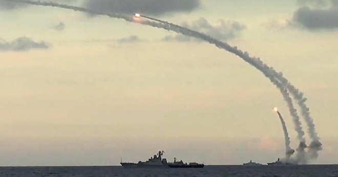 Danh sách đó bao gồm Lầu Năm Góc, Bộ
An ninh Nội địa, Cục Hàng không Liên bang và Cục Khí quyển và Đại
dương Quốc gia. Các bộ phận này có thể “tạo ra một mạng lưới phòng
thủ hữu ích,” nhưng họ lại không chia sẻ thông tin với nhau.