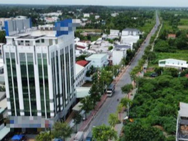 Tin tức trong ngày - Diễn biến nóng vụ đường bị "nắn cong" để qua đất 20 cán bộ