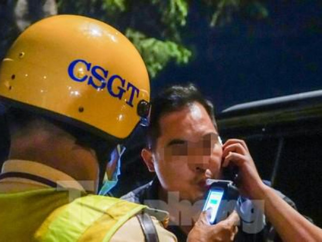 Tin tức trong ngày - Uống 2 lon bia, tài xế ‘ham vui’ bị tước bằng lái, nộp phạt 16 triệu đồng