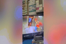 Video: Nam thanh niên nhận bài học 'nhớ đời' vì bắt nạt người lớn tuổi