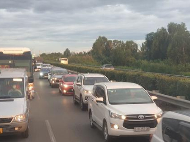 Tin tức trong ngày - Từ Vũng Tàu về TP HCM mất hơn 5 giờ, tài xế kêu trời