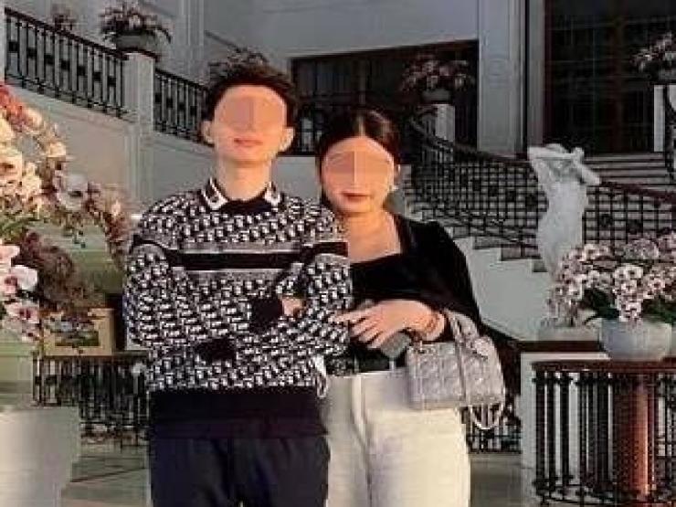 Thị trường - Tiêu dùng - Khách chuyển 500 tỷ mua hàng, cặp đôi có động thái khiến trăm người như "ngồi trên lửa"