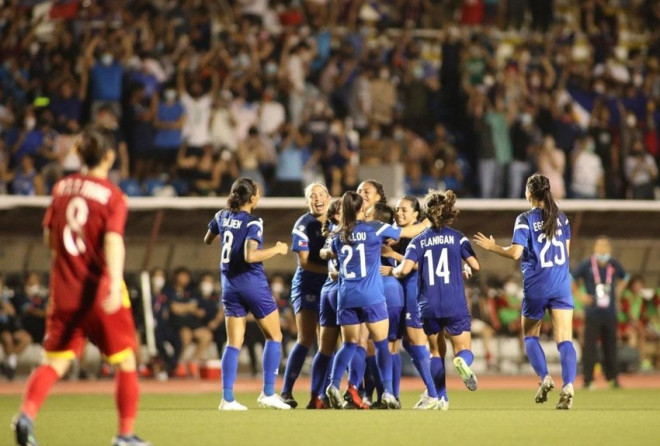 Tuyển nữ Philippines lần đầu tiên đại thắng tuyển nữ Việt Nam 4-0. Ảnh: AFF