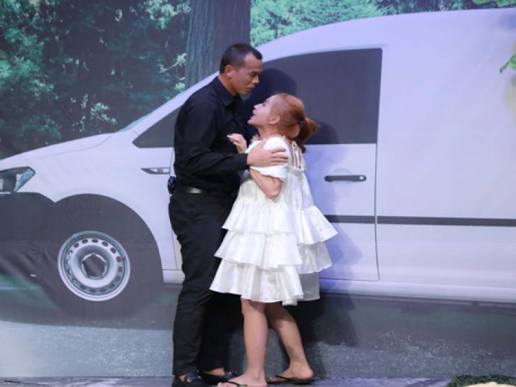 Giải trí - Cú "lật mặt" bất ngờ của thủ môn Tấn Trường tại "Ơn giời cậu đây rồi"