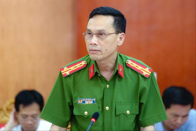 Ðại tá Nguyễn Minh Tuấn, Phó giám đốc Công an Lạng Sơn nói về điều tra mua sắm thiết bị y tế ở địa phương. Ảnh: Duy Chiến