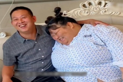 Bạn trẻ - Cuộc sống - Clip: Chồng "nuôi vợ điên cuồng" khiến cân nặng tăng vọt lên 178kg