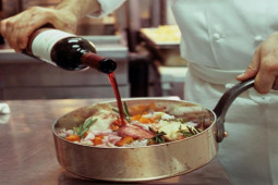 Ẩm thực - Rượu nấu ăn không thể tùy tiện sử dụng, vì sức khỏe của gia đình phải ghi nhớ những điểm này