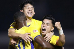 Kiatisak và đội bóng có nhiều đội trưởng nhất V-League