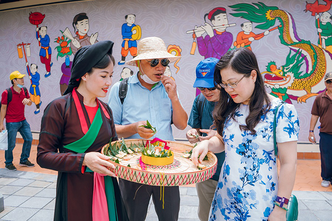 Rộn rã tiếng cười trong Ngày hội Giao duyên tại VinWonders Nam Hội An - 2