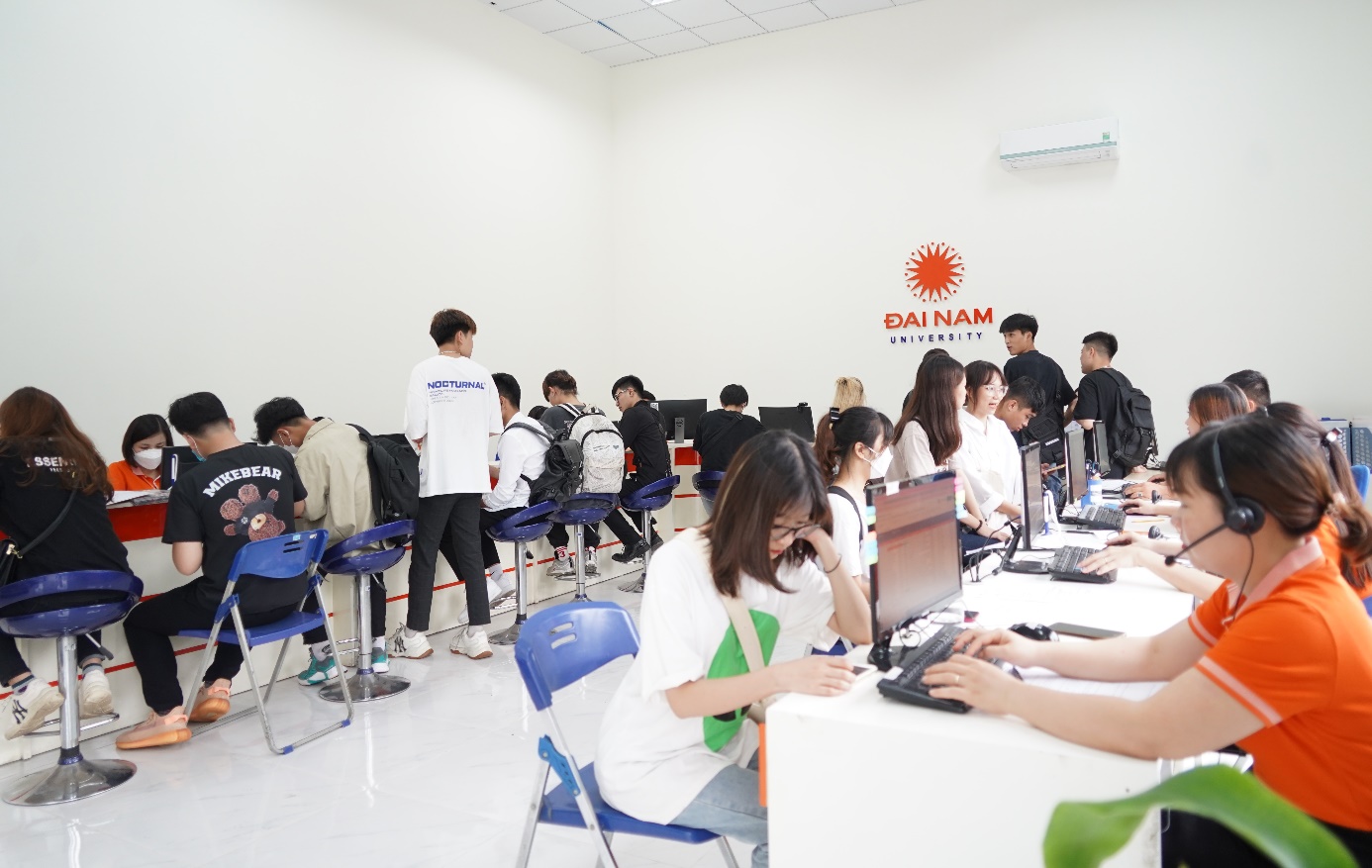 Thí sinh đăng ký xét tuyển vào trường Đại học năm 2022.