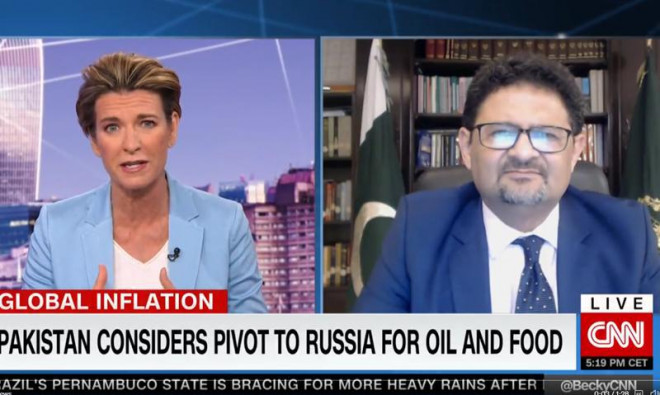 Theo tác giả bài báo, ông chủ Điện
Kremlin có một số lý do để vui mừng với kế hoạch của mình và phớt
lờ các lệnh trừng phạt của phương Tây, bởi Nga đang bán được một
lượng dầu đáng kể cho Ấn Độ và đang khám phá khả năng bán khí đốt
tự nhiên cho Pakistan.