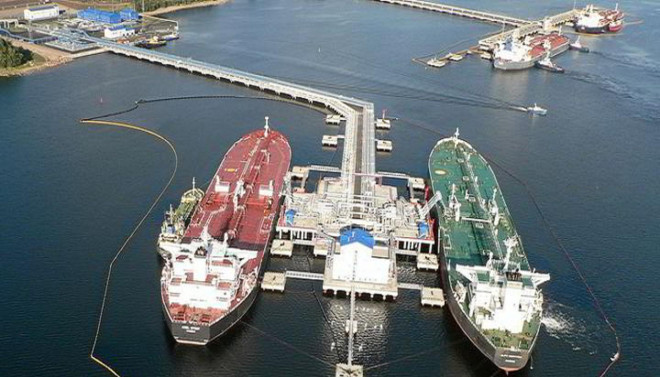 Một chuyên gia khác là ông Gerald
Seib nhận xét trong bài báo trên The Wall Street Journal rằng, Tổng
thống Nga Vladimir Putin đã bù đắp thiệt hại từ các lệnh trừng phạt
của phương Tây bằng cách chuyển hướng cung cấp khí đốt sang thị
trường châu Á.