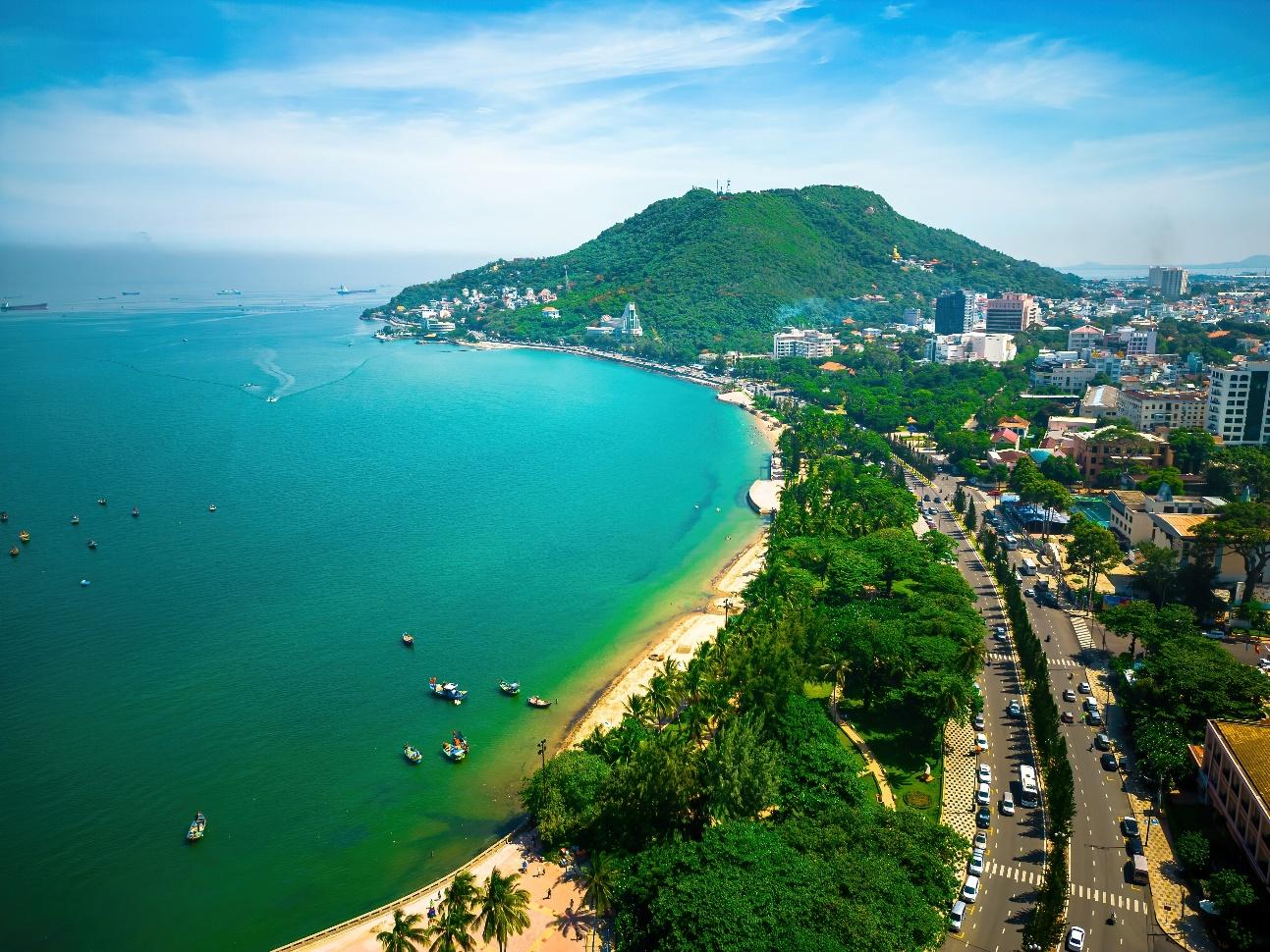 Dự án sở hữu vị trí trung tâm đắc địa trên mặt tiền đường Phan Chu Trinh, kết nối trực tiếp đường bờ biển Thuỳ Vân