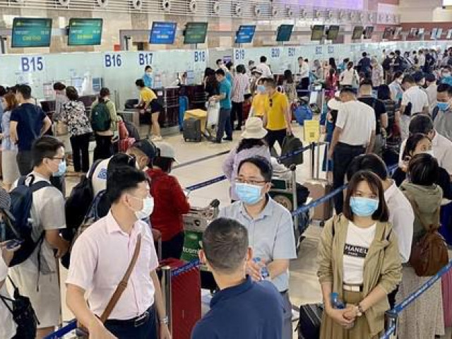 Tin tức trong ngày - Cục Hàng không "tuýt còi" hãng bay thu tiền dịch vụ làm check-in nhanh của hành khách