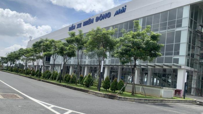 Bến xe Miền Đông mới không một hành khách, ảnh chụp sáng 18/7. Ảnh: Đỗ Loan.