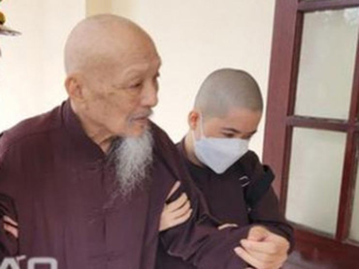 Tin tức trong ngày - Xét xử vụ "Tịnh thất Bồng Lai": Bị cáo Lê Tùng Vân nói về các clip vật chứng