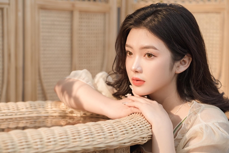 Vốn có sở thích chụp ảnh nên khi đăng tải những hình ảnh trên trang cá nhân, vô tình cô được nhiều người chú ý.&nbsp;
