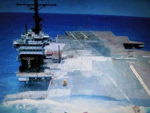 Hải quân Mỹ cố đánh chìm tàu ​​sân bay siêu lớn của chính mình... vì e ngại Nga