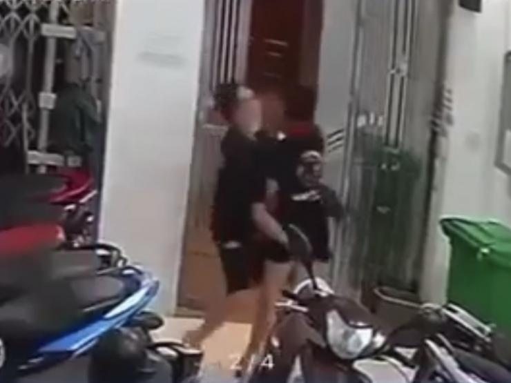 Cô gái trẻ bị đẩy ngã, sàm sỡ tại khu trọ ở Hà Nội đã ra trình báo