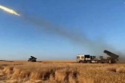 Media - Sức mạnh pháo phóng loạt "ma cà rồng" Ukraine sử dụng