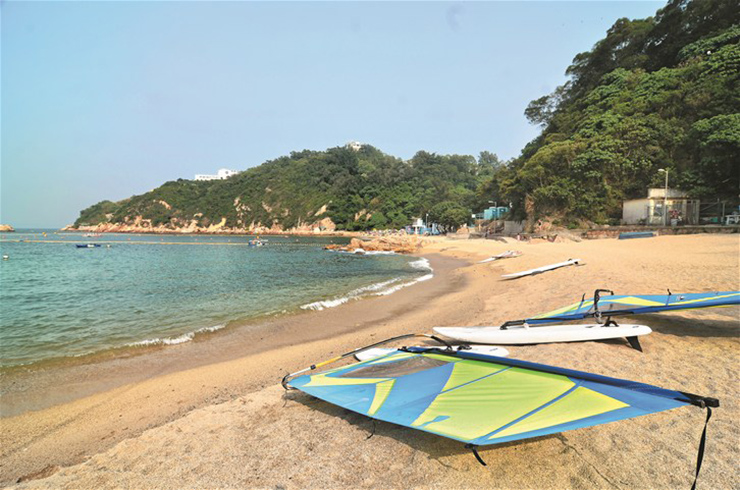 Hồng Kông: Du khách đến Hồng Kông sẽ có cảm giác thực sự sảng khoái bởi màu xanh mát trải dài từ biển đến trời. 

