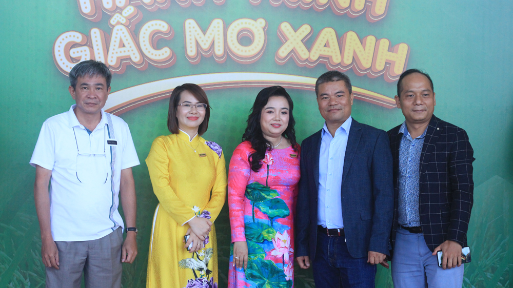 Ban lãnh đạo Bioway Việt Nam chụp hình lưu niệm cùng các đại biểu khách mời.